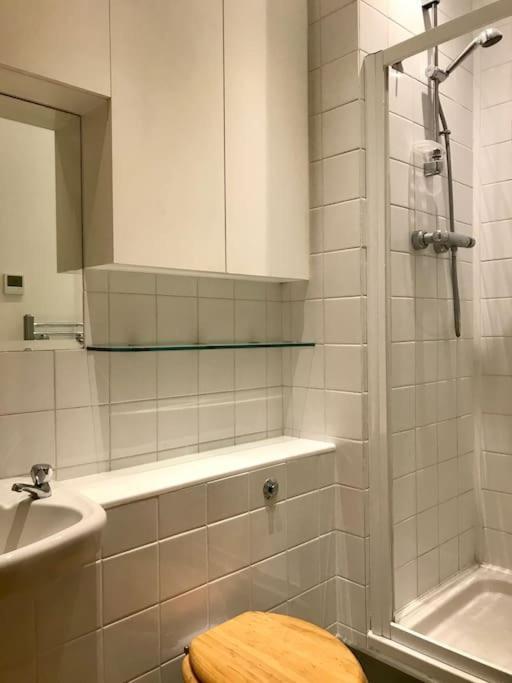 Quiet Kensington Flat Ideal For Central ลอนดอน ภายนอก รูปภาพ