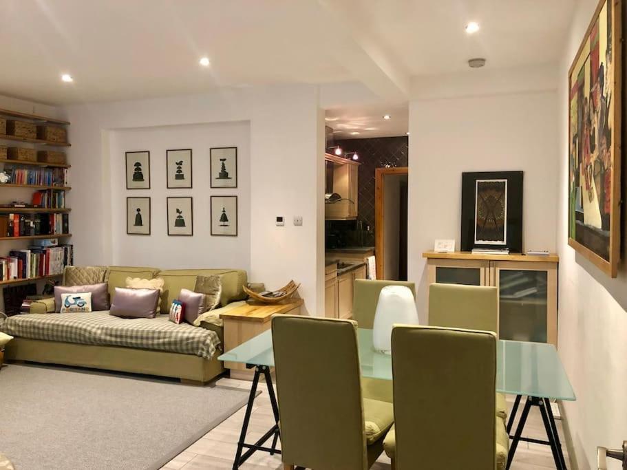 Quiet Kensington Flat Ideal For Central ลอนดอน ภายนอก รูปภาพ
